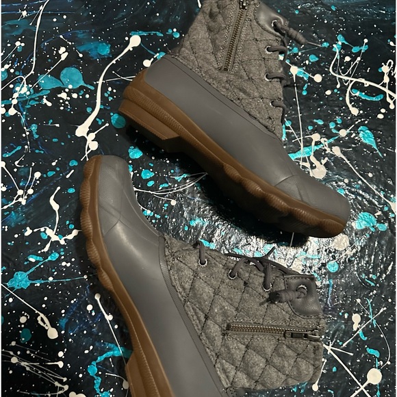 Sperry quilted duck boots - Picture 2 of 5